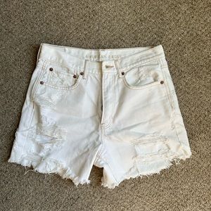 American Eagle 90s boyfriend short